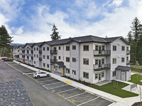 1300 Telegraph Rd. in Bellingham, WA - Foto de edificio - Building Photo