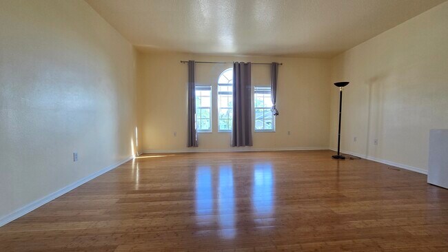 1241 Vinetree Dr in Brandon, FL - Building Photo - Building Photo