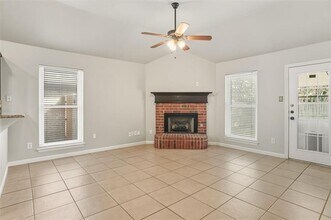 1067 Roundrock Dr in Saginaw, TX - Building Photo - Building Photo