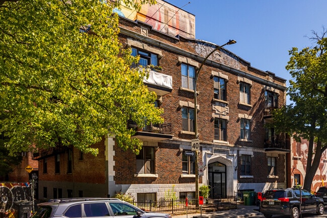 4507 Saint-Urbain Rue in Montréal, QC - Building Photo - Primary Photo