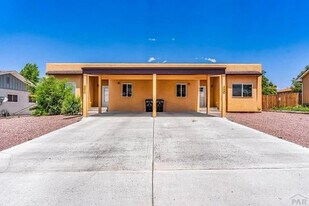 349 W Buttercup Way in Pueblo West, CO - Building Photo