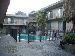 Rose Wood Apartments in San Jose, CA - Building Photo - Building Photo