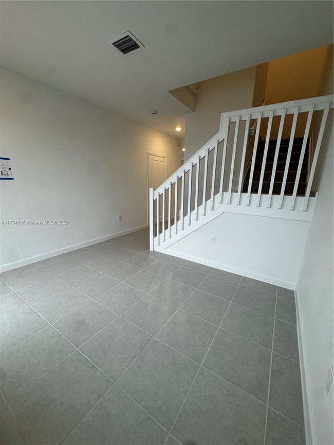 671 SE 13th St Cir in Homestead, FL - Building Photo - Building Photo