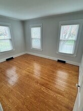 26 Pearl St in Guilford, CT - Building Photo - Building Photo