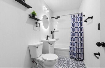 4012 Highcrest Rd in Rockford, IL - Building Photo - Building Photo