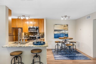 Cortland Mirror Lake in Apopka, FL - Building Photo