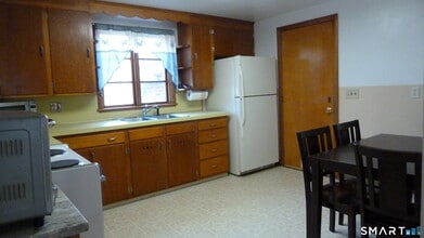 223 Eno Ave in Torrington, CT - Building Photo - Building Photo