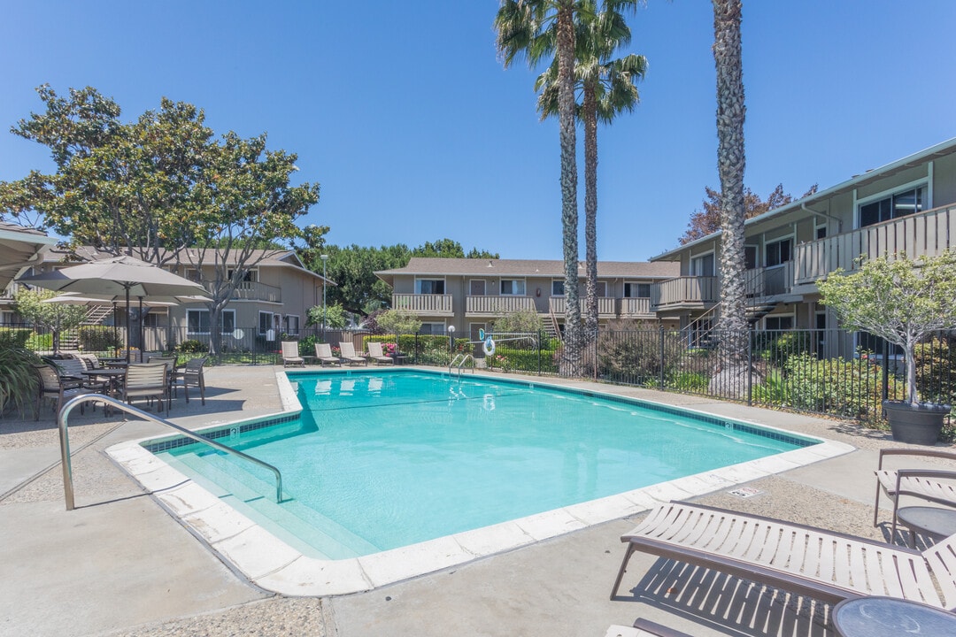 Wildwood Manor Apartments in Sunnyvale, CA - Foto de edificio