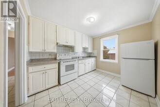 36 Market St in Brampton, ON - Building Photo - Building Photo