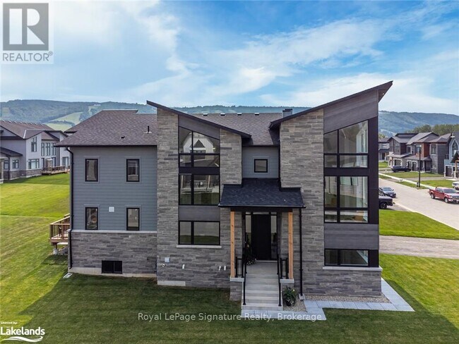 157 Springside Cres in Blue Mountains, ON - Building Photo - Building Photo