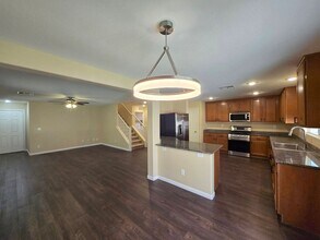 10072 Pelham Park Ave in Las Vegas, NV - Building Photo - Building Photo
