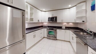 150 St Paul St in Brookline, MA - Building Photo