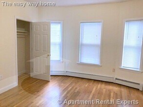 389 1/2 Columbia St in Cambridge, MA - Building Photo - Building Photo