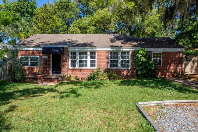 property at 3854 Orlando Cir W