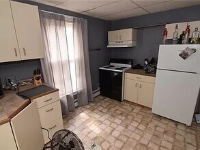 12 High St, Unit 4 in Ashaway, RI - Building Photo - Building Photo