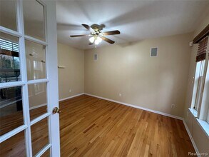 4446 Sherwood Cir in Canton Township, MI - Building Photo - Building Photo