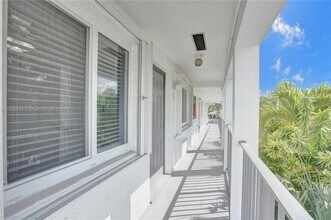 1816 E Oakland Park Blvd, Unit 64 in Oakland Park, FL - Building Photo - Building Photo