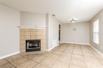 120 Heatherhill in Longwood, FL - Foto de edificio - Building Photo