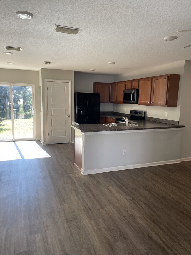 4818 Rhode Island Dr N in Jacksonville, FL - Foto de edificio - Building Photo