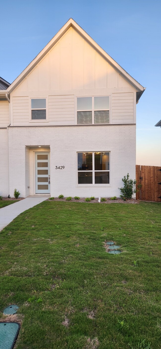 3429 Vista Highlands Ln in Fort Worth, TX - Building Photo - Building Photo