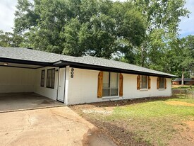 908 Deer Park Rd in Shreveport, LA - Building Photo