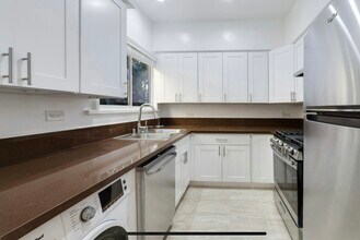 934 N Ogden Dr in West Hollywood, CA - Building Photo - Building Photo