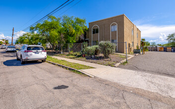 Kelso Court Apartments in Tucson, AZ - Foto de edificio - Building Photo