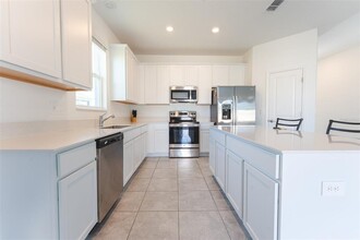 2163 Merry Bell Dr in Kissimmee, FL - Building Photo - Building Photo