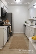 40295 Plymouth Rd in Plymouth, MI - Foto de edificio - Building Photo