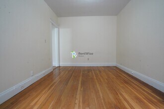 1144 Commonwealth Ave in Boston, MA - Foto de edificio - Building Photo