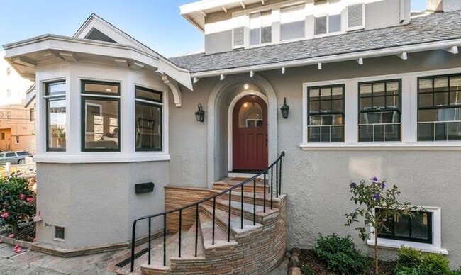 850 Warfield Ave in Oakland, CA - Building Photo - Building Photo