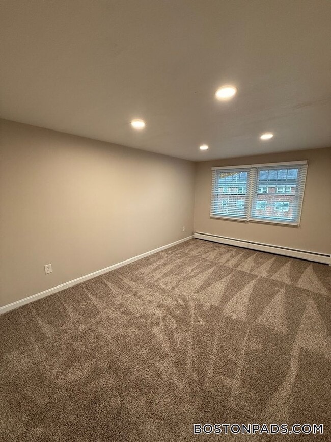 36 Ridgewood Ln, Unit 21 in Gardner, MA - Foto de edificio - Building Photo