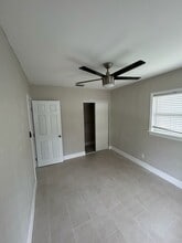 7051 Hibiscus Ave S in South Pasadena, FL - Foto de edificio - Building Photo