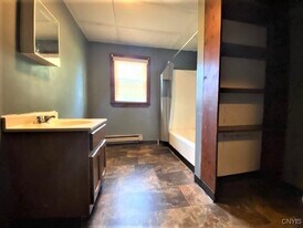 8 S Jefferson St in Carthage, NY - Building Photo