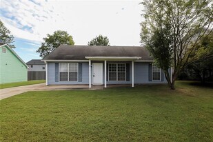 9402 Highland Ridge in Jonesboro, GA - Building Photo