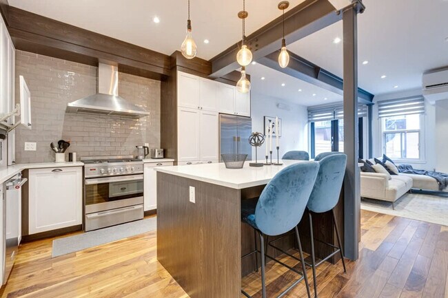 5579 Rue Clark in Montréal, QC - Building Photo - Building Photo