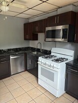 3021 Ashlyn St in Pittsburgh, PA - Building Photo