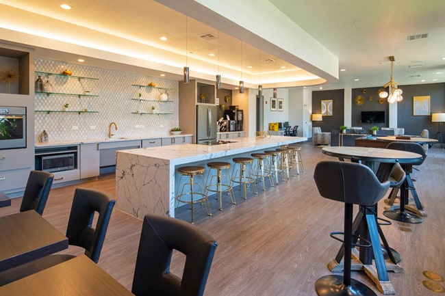 Instrata Upper Kirby in Houston, TX - Building Photo - Building Photo