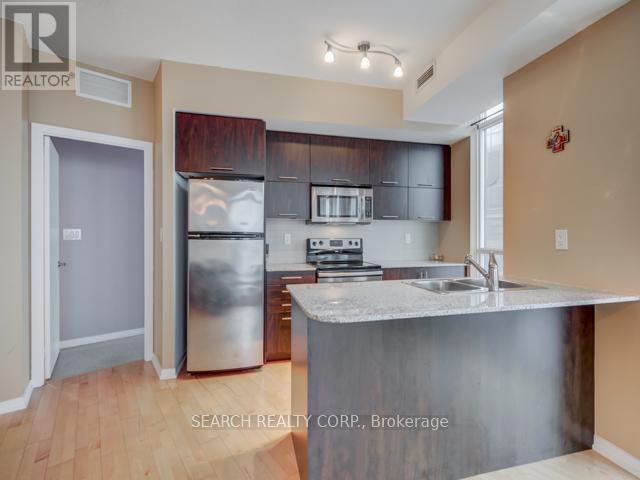 65-3765 Bremner Blvd in Toronto, ON - Building Photo - Building Photo