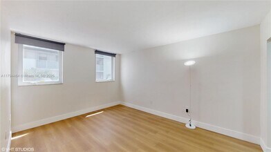 1666 West Ave, Unit 305 in Miami Beach, FL - Building Photo - Building Photo