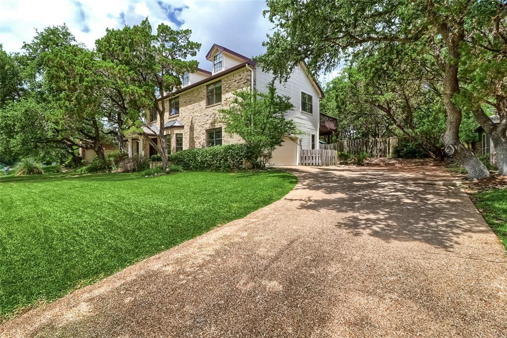 213 Hurst Creek Rd in Lakeway, TX - Building Photo