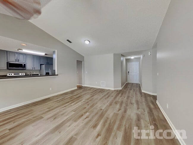 6669 Southern Oaks Dr in Jacksonville, FL - Foto de edificio - Building Photo