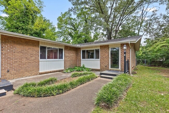 3600 Gleason Dr