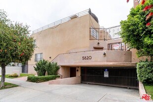 5820 Yolanda Ave in Los Angeles, CA - Building Photo