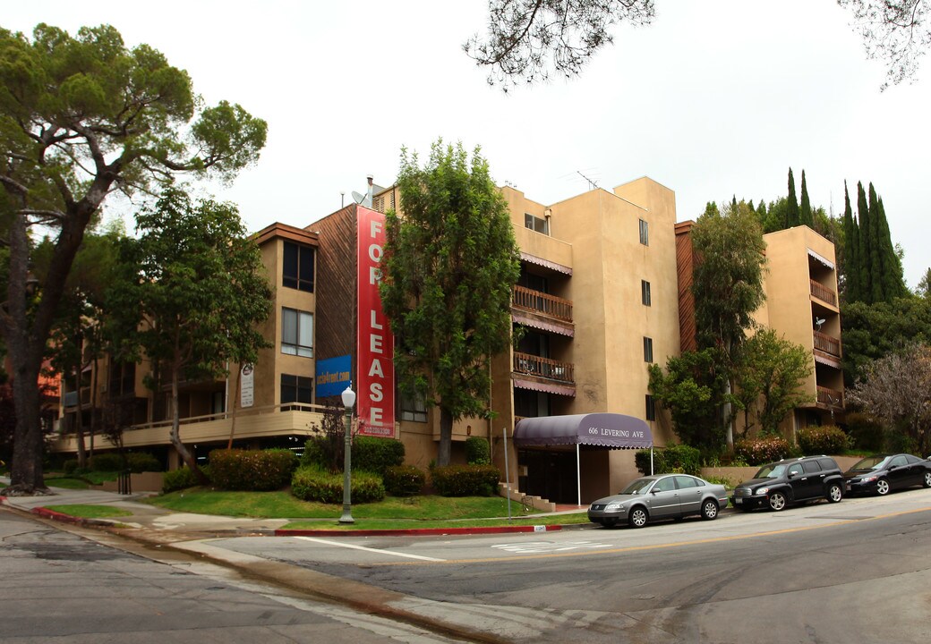 Levering Apartments in Los Angeles, CA - Foto de edificio