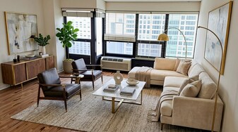 30 E Huron St in Chicago, IL - Building Photo