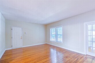 6803 Kingsbury Blvd in University City, MO - Building Photo - Building Photo