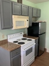 E10860 S Gasser Rd in Baraboo, WI - Building Photo - Building Photo