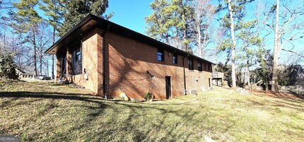 3401 Rockbridge Rd SW in Avondale Estates, GA - Building Photo - Building Photo