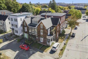 29 Webster St in Auburn, ME - Building Photo